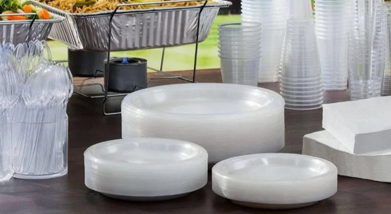 Gürcüstanda plastik qida məhsulları ilə bağlı qadağanı pozanlar cərimələnəcək